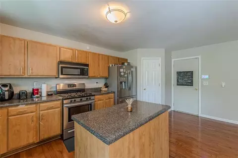 Kitchen - 11645 Kades Trl, Hampton, GA 30228 photo 3 of 4