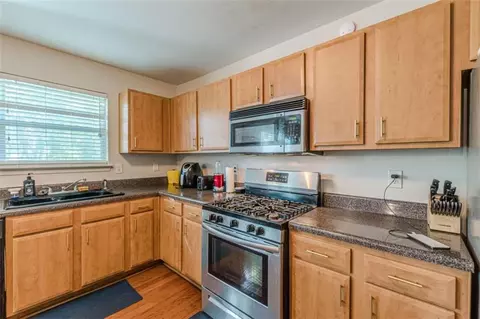 Kitchen - 11645 Kades Trl, Hampton, GA 30228 photo 2 of 4