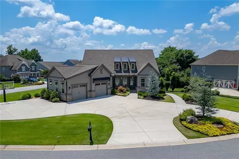 5915 Fairway Park Ln, Jefferson, GA 30549