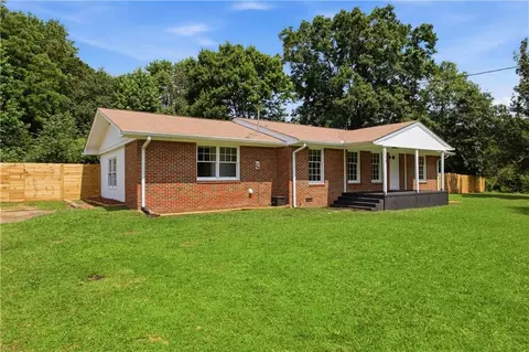 213 Wilbanks Cir, Dallas, GA 30132