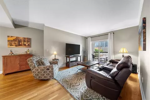 1074 Peachtree Walk NE #B401, Atlanta, GA 30309