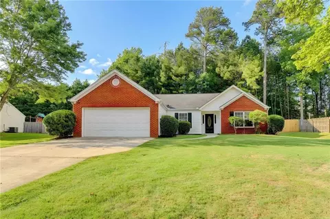 437 Crested View Dr, Loganville, GA 30052