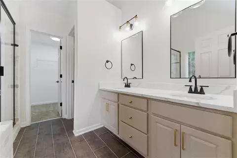 Bath - 101 Copper Trl, Canton, GA 30114 photo 4 of 5