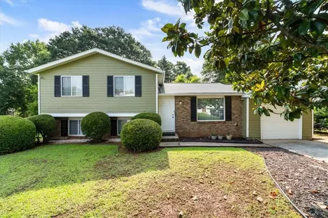 10455 Worthington Hills Mnr, Roswell, GA 30076
