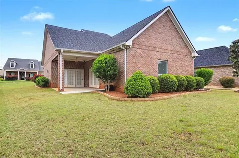 Exterior - 3126 Alhambra Cir, Hampton, GA 30228 photo 5 of 7