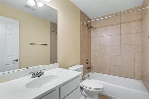 Bath - 3126 Alhambra Cir, Hampton, GA 30228 photo 6 of 7