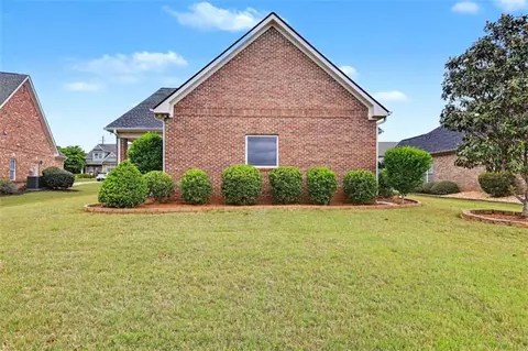 Exterior - 3126 Alhambra Cir, Hampton, GA 30228 photo 6 of 7