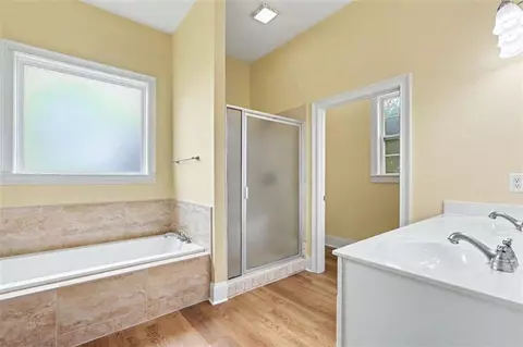 Bath - 3126 Alhambra Cir, Hampton, GA 30228 photo 1 of 7
