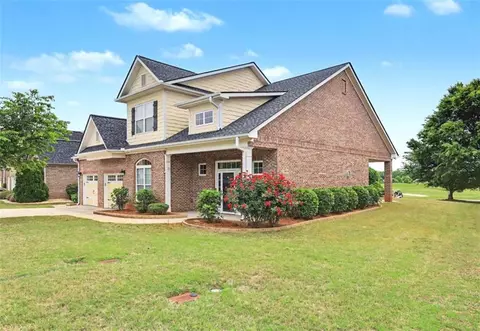 Exterior - 3126 Alhambra Cir, Hampton, GA 30228 photo 4 of 7