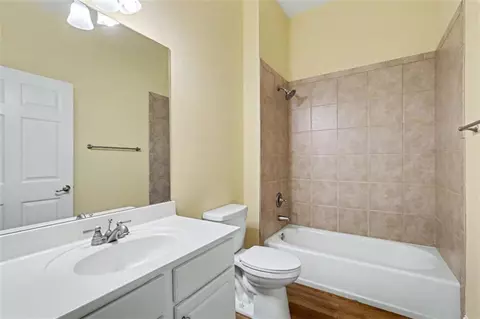 Bath - 3126 Alhambra Cir, Hampton, GA 30228 photo 4 of 7