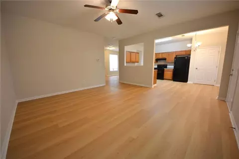 Living - 1550 Persimmon Trce, Morrow, GA 30260 photo 9 of 10