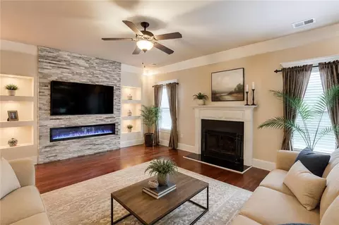 341 Chandler Bluff Ct, Grayson, GA 30017 photo 2
