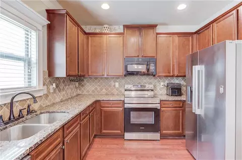 341 Chandler Bluff Ct, Grayson, GA 30017 photo 4