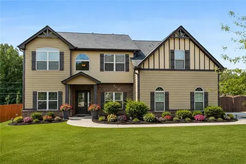 2748 Village Park Dr E, Ellenwood, GA 30294