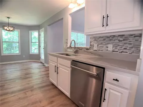 Kitchen - 402 Eileen Cir, Canton, GA 30114 photo 3 of 5