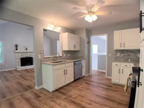 Kitchen - 402 Eileen Cir, Canton, GA 30114 photo 1 of 5