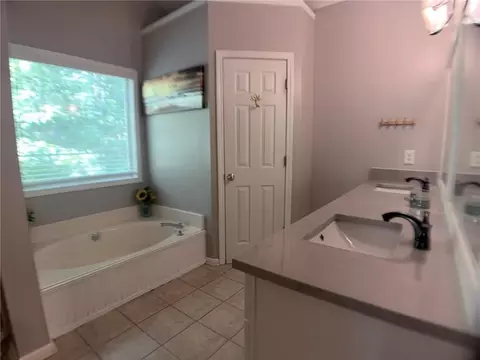 Bath - 402 Eileen Cir, Canton, GA 30114 photo 2 of 3