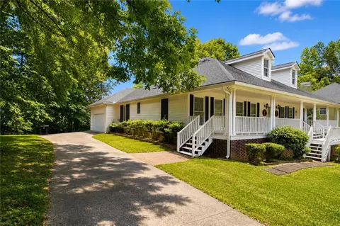 311 White Oak Dr, Newnan, GA 30263
