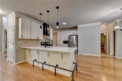 Kitchen - 365 Ruby Forest Pkwy, Suwanee, GA 30024 photo 7 of 9