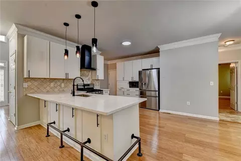 Kitchen - 365 Ruby Forest Pkwy, Suwanee, GA 30024 photo 6 of 9