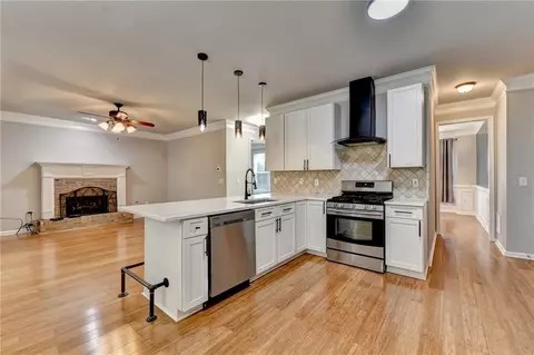 Kitchen - 365 Ruby Forest Pkwy, Suwanee, GA 30024 photo 2 of 9