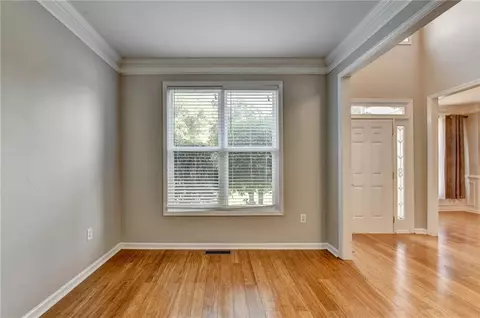 Living - 365 Ruby Forest Pkwy, Suwanee, GA 30024 photo 2 of 14