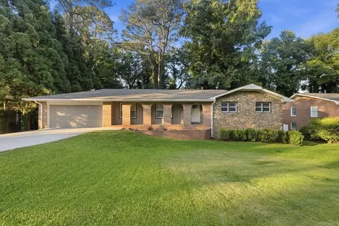 2042 Lake Lucerne Dr SW, Lilburn, GA 30047