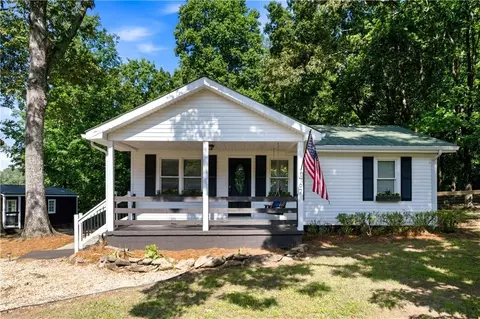 467 Sanders St, Clarkesville, GA 30523