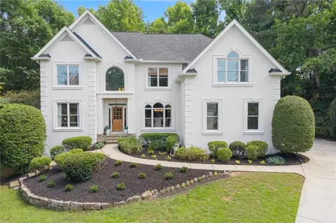 825 Eden Green Ct, Roswell, GA 30075