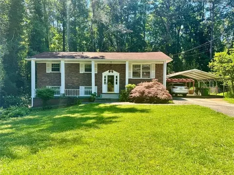 776 Airlie Dr, Stone Mountain, GA 30083