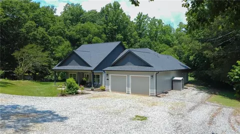 9350 Burnett Dr, Cumming, GA 30028