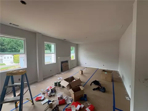 Living - 825 Oakmont Trce, Canton, GA 30114 photo 3 of 3