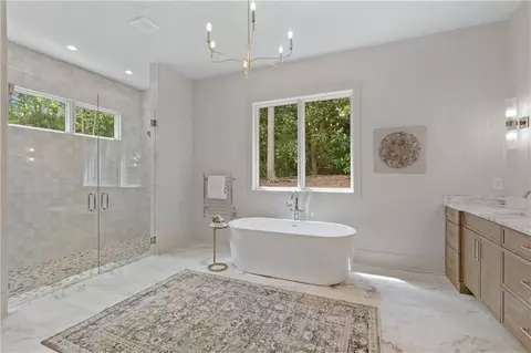 Bath - 4834 Short St, Suwanee, GA 30024 photo 2 of 3