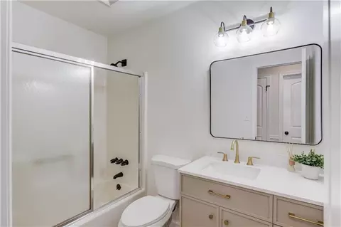 Bath - 222 Ryan Rd, Winder, GA 30680 photo 3 of 3