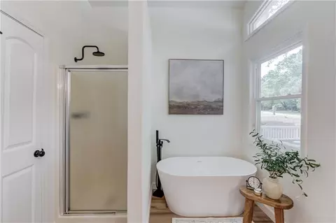 Bath - 222 Ryan Rd, Winder, GA 30680 photo 2 of 3
