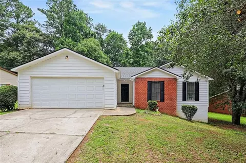 9112 Raven Dr, Jonesboro, GA 30238