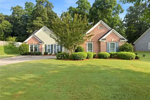 5603 Newberry Point Dr, Flowery Branch, GA 30542