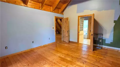 Bedroom - 4150 Davis Rd, Toccoa, GA 30577 photo 3 of 5
