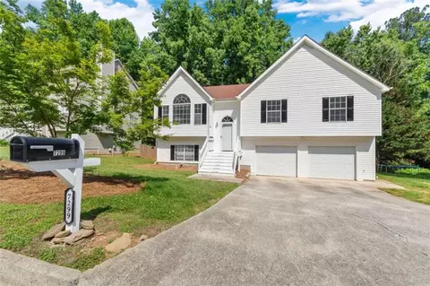 7299 Essex Dr, Douglasville, GA 30134