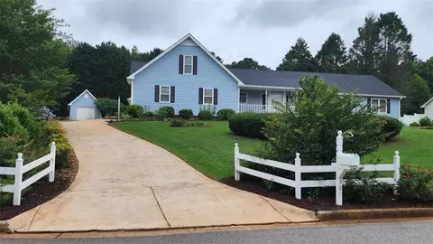 390 Lake Ridge Ct, Mcdonough, GA 30252