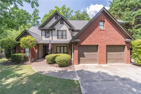 2649 Waters Edge Dr, Gainesville, GA 30504