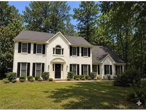 4933 Willow Creek Dr, Woodstock, GA 30188