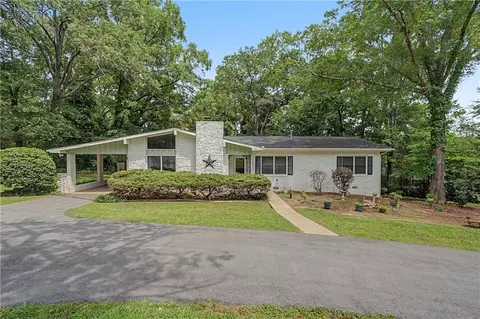 6 Virginia Cir, Cedartown, GA 30125