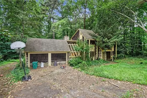 5230 Essex Farms Ct, Stone Mountain, GA 30088