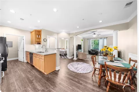 2103 Stratford Cmns #2103, Decatur, GA 30033