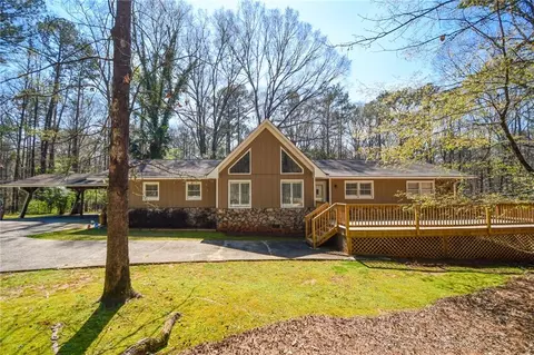 320 Sherwood Rd, Fayetteville, GA 30215