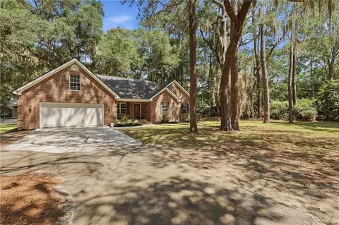 1002 Belle Island Rd, Richmond Hill, GA 31324