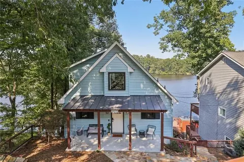 8470 Lake Dr, Snellville, GA 30039