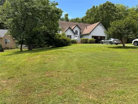 7710 Silversmith Dr, Cumming, GA 30028