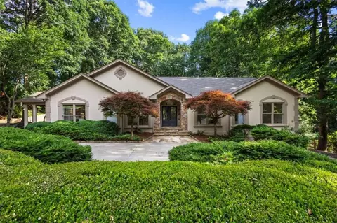 8920 Huntcliff Trce, Atlanta, GA 30350